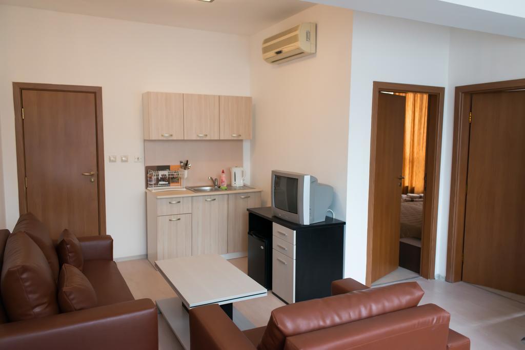Hotel Noris Plovdiv Quarto foto